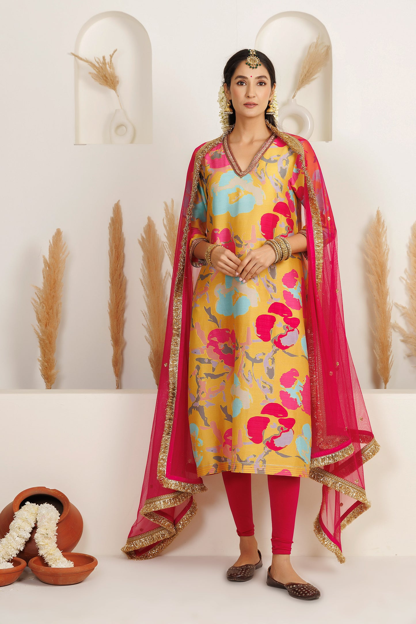MMD/ GUL/ 102 CHANDERI GUL-PRINTED AARI EMBROIDERED ROSHAN KURTA WITH A PINK LYCRA CHURIDAR WITH A CHINTA SITARA KINARI DUPATTA