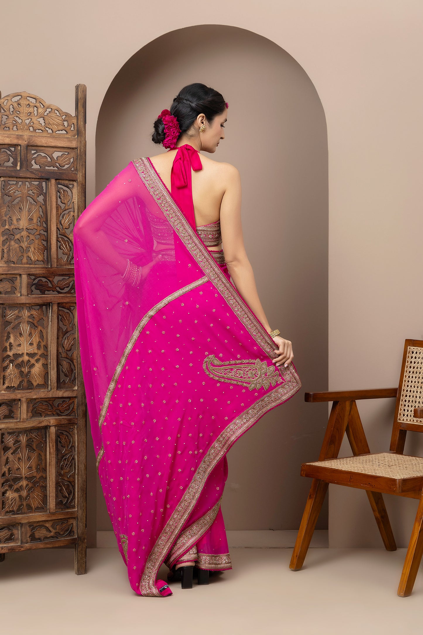 MMD/GUL/105 Gulab halter embroidered dupion blouse with a gul naar ambi georgette saree.
