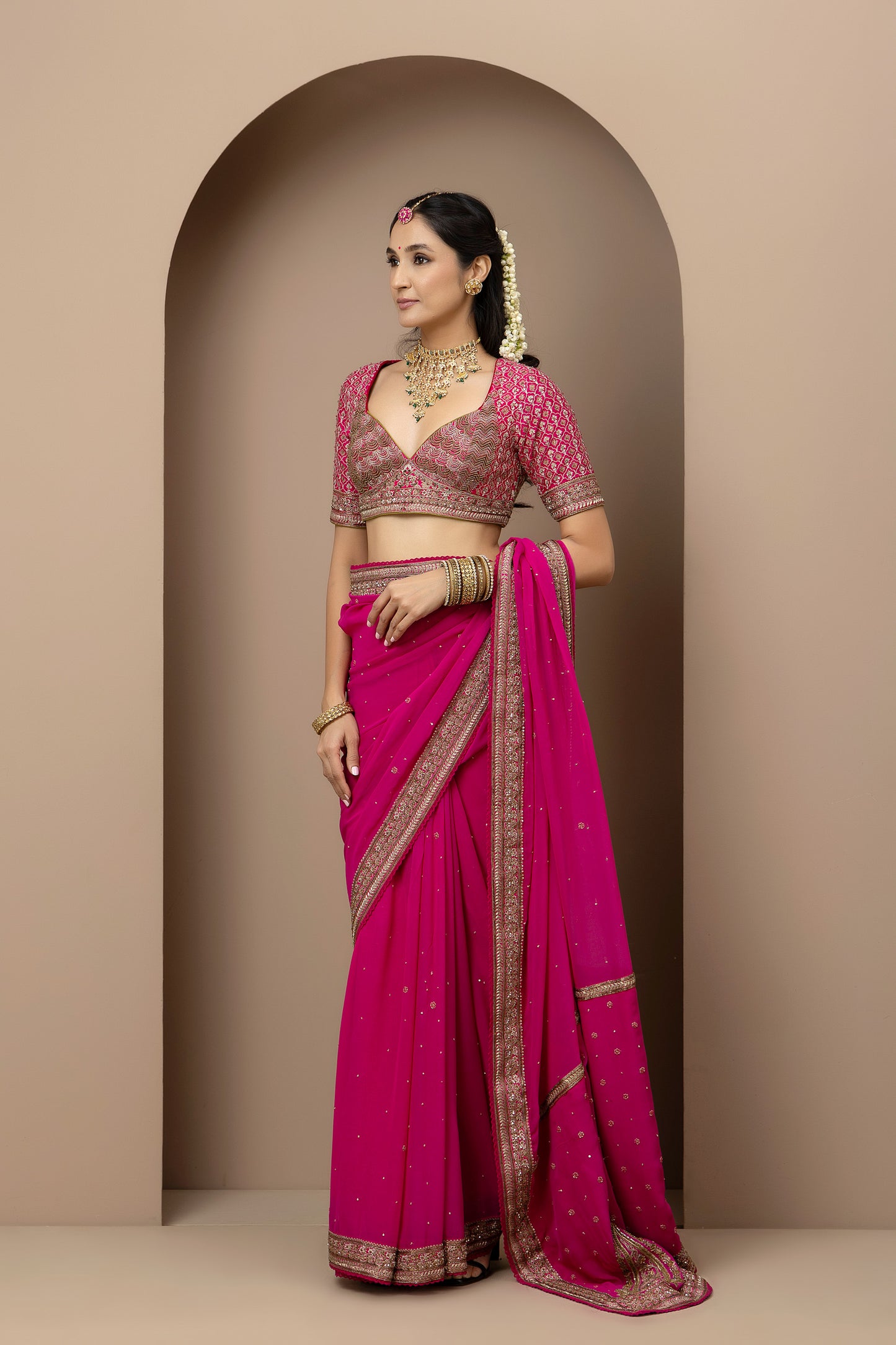 MMD/GUL/106 Gulab aangi embroidered dupion blouse with a gul naar ambi georgette saree.