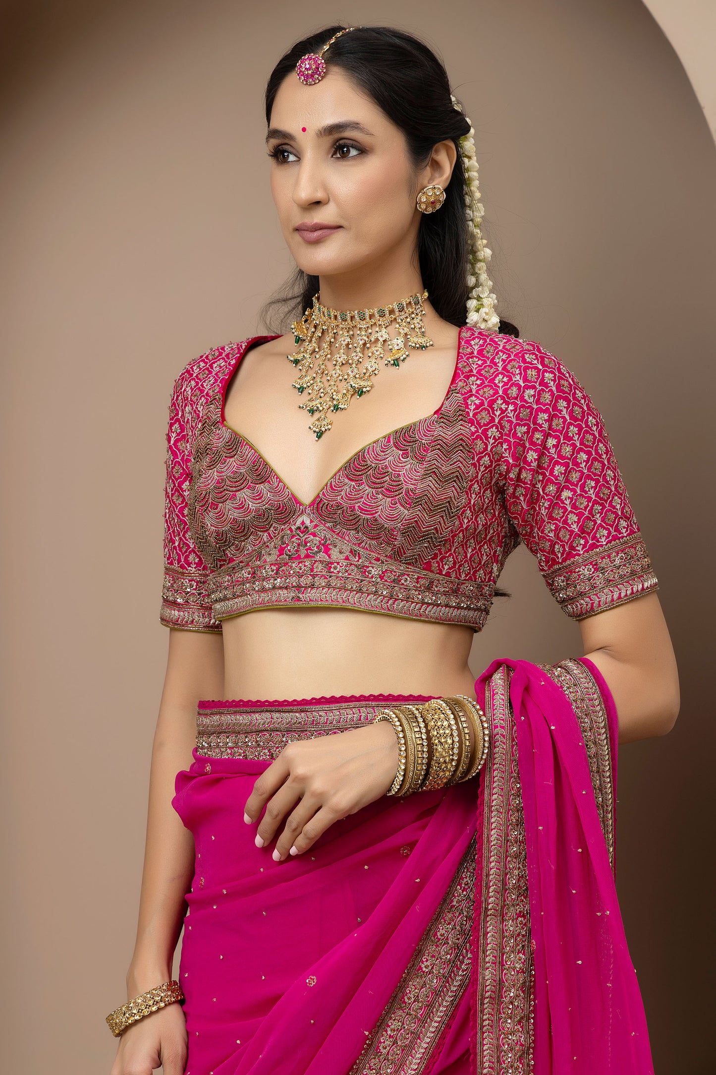 MMD/GUL/106 Gulab aangi embroidered dupion blouse with a gul naar ambi georgette saree.