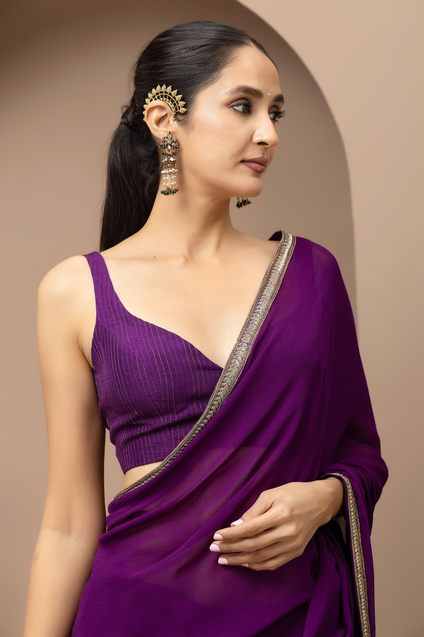 MMD/GUL/117 A soft georgette saree with a handcrafted border, paired with a tailored blouse for refined contemporary elegance.